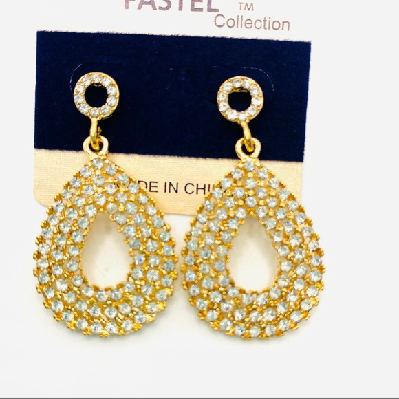 Earrings Crystal Tear Drop. Pierced - Picture 5 of 8